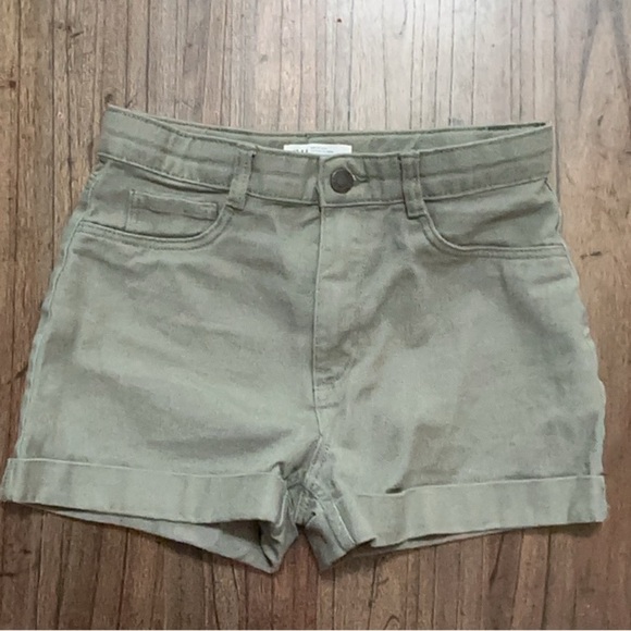 H&M Cuffed Army Green Shorts Girls Sz 14 - Picture 1 of 4